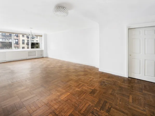 233 East 69th Street image 3 of 12