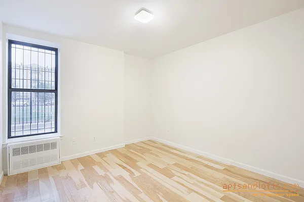 Rented by aptsandlofts.com | media 4