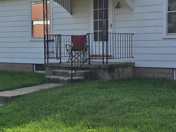 406 College Ave, Saint David, IL 61563