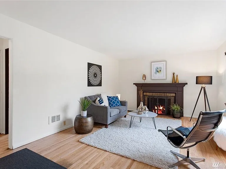 8222 20th Ave NE — Photo 15