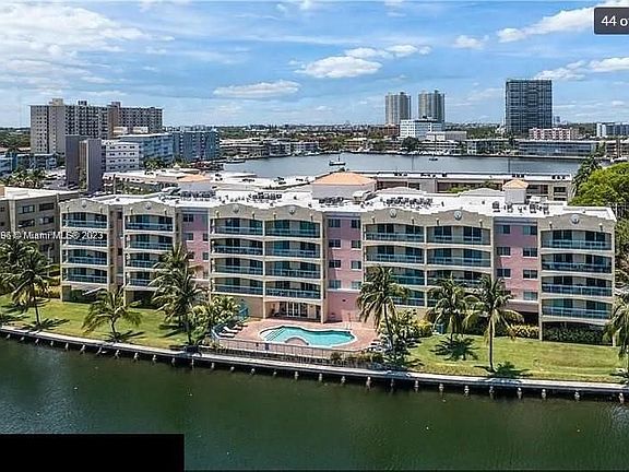 5th image of 201 Golden Isles Dr APT 403