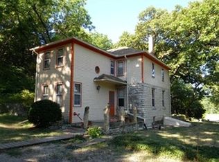 560 Acorn Ln, Manhattan, KS 66502