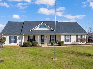 369 Kay Dr, Winder, GA 30680