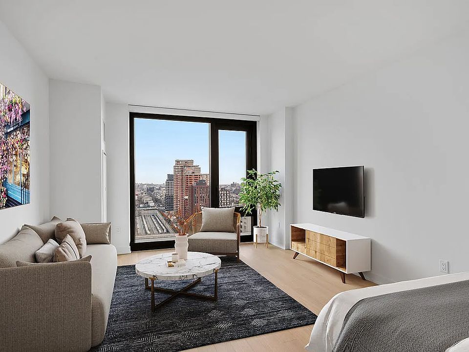 1st image of 18 6th Ave APT 1012