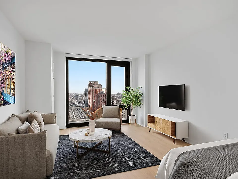 18 6th Ave #1012