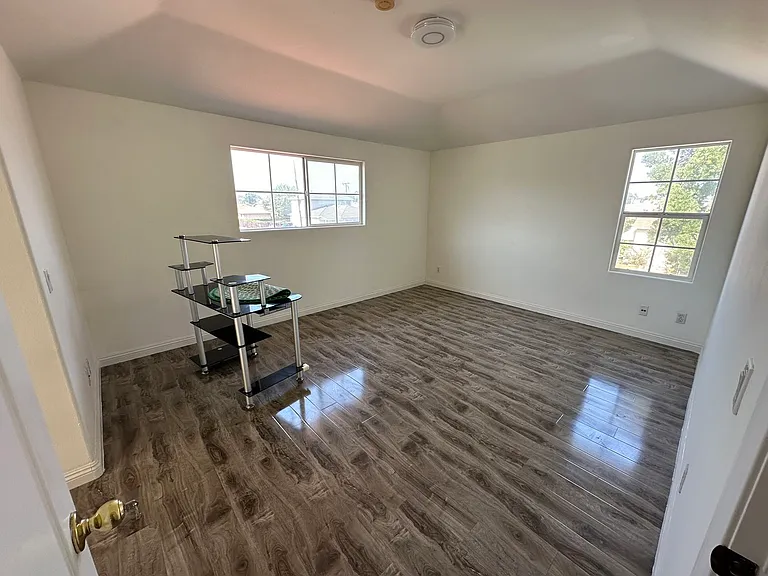 607 E Newmark Ave #B — Photo 8