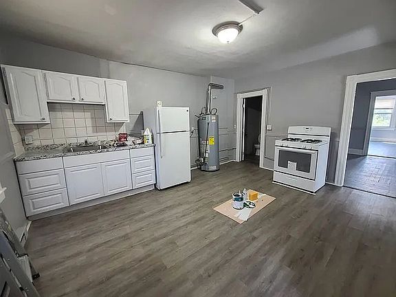 2nd image of 182-184 Washington St #3S