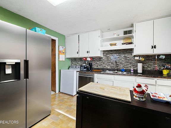 5th image of 1525 Delaware Ave