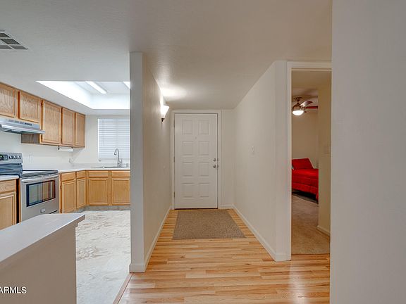 5th image of 2407 W Voltaire Avenue