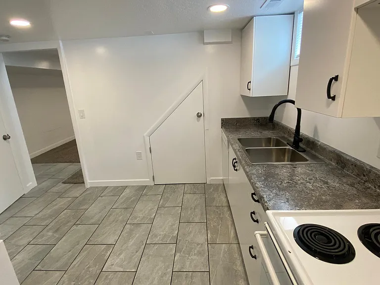 826 E Hudson Ave #B — Photo 4