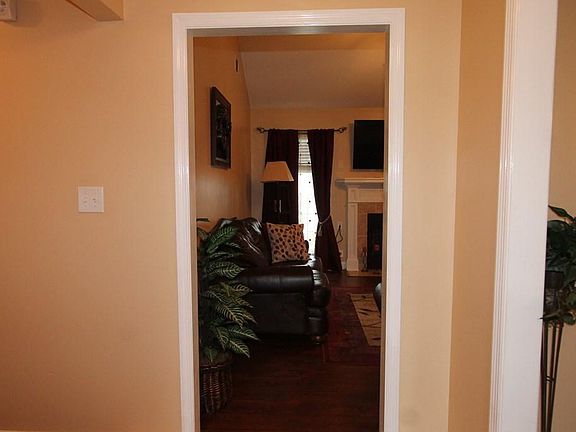 5th image of 3442 Essex Pl
