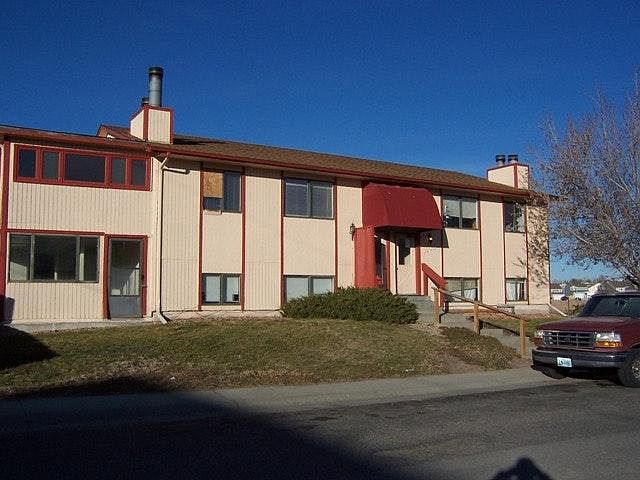 940 E 26th