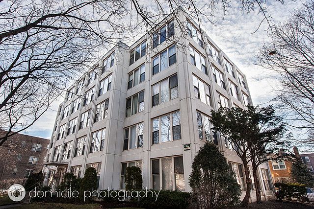 1st image of 1633 W Thome Ave APT 303