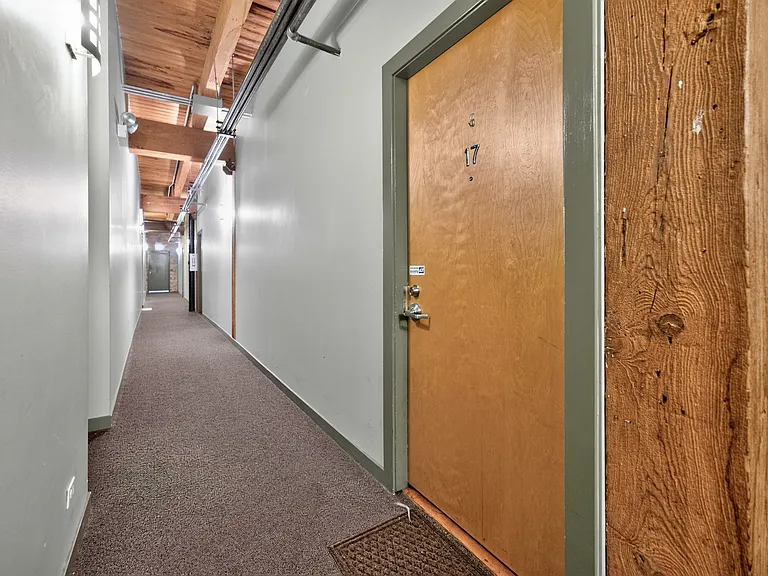 2201 W Wabansia Ave #17 — Photo 14