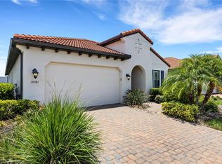 19341 Nearpoint Dr, Venice, FL 34292
