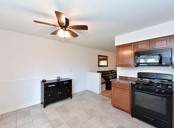 4th image of 36947 N Grandwood Dr