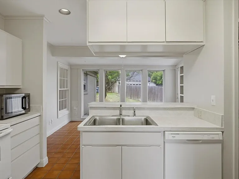3101 Westcliff Rd W — Photo 14