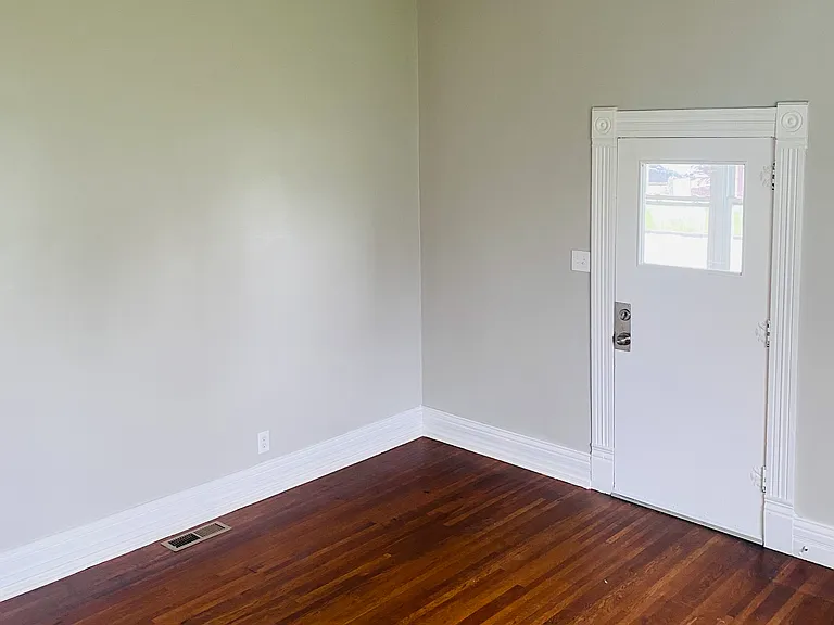 202 E Main St #A — Photo 4