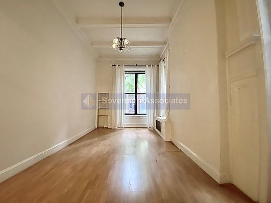3rd image of 320 W 106th St #22R