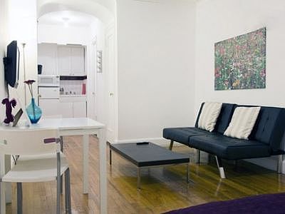 2nd image of 305 E 44th St APT 2B
