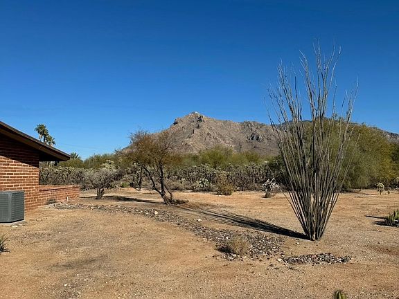3rd image of 722 W Camino Desierto