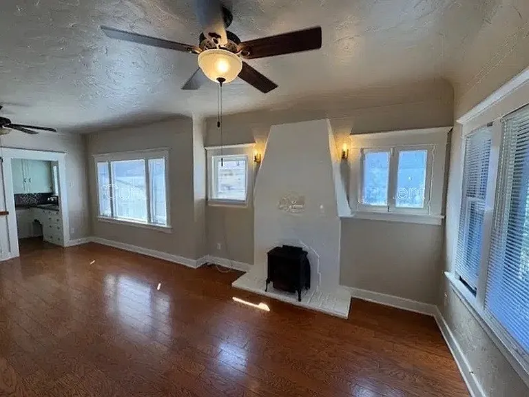 1154 E Appleton St #4 — Photo 3