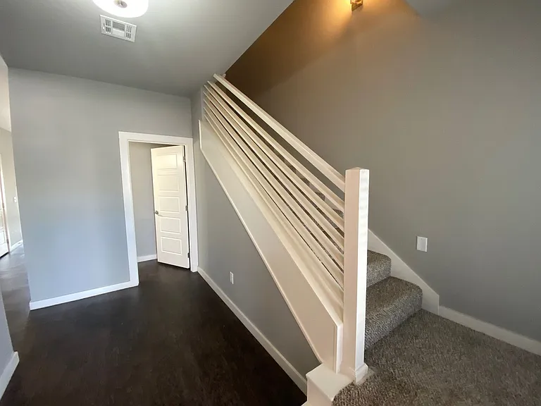 17612 Hampton Park Dr #B — Photo 4