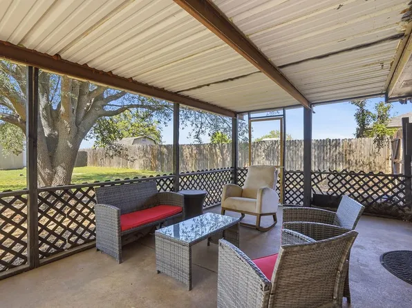 4041 Country Meadows Cir, Granbury, TX 76049
