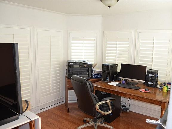 2nd image of 370 Kelly Brook Cir