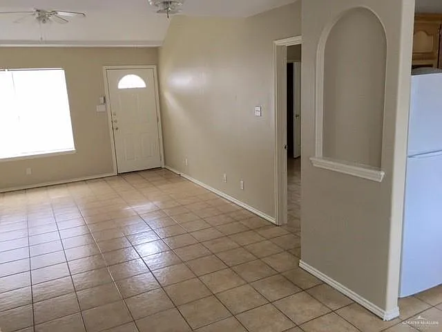 2601 Cervantes Ave — Photo 6