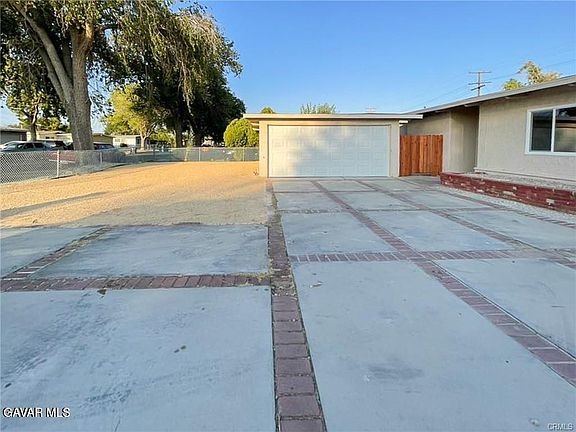 4th image of 1408 W Avenue H15