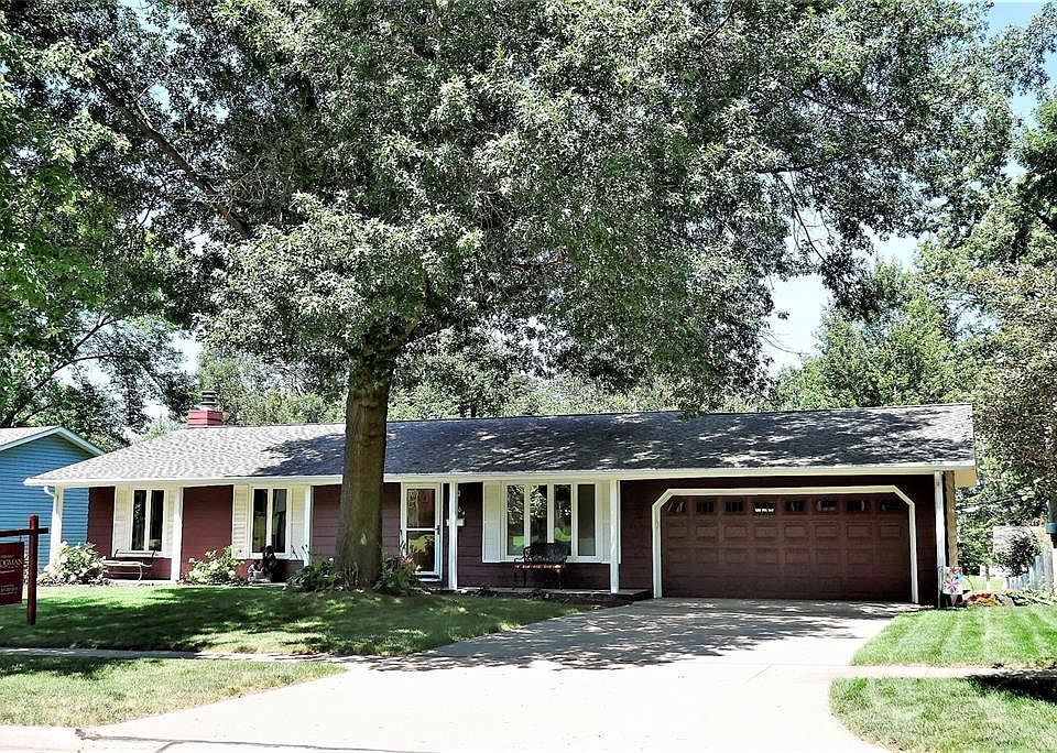 1st image of 2604 Falcon Dr NE