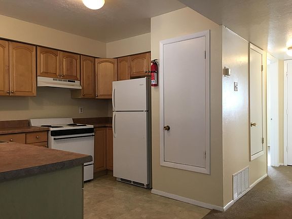 3rd image of 1315 Madeira Dr SE APT B