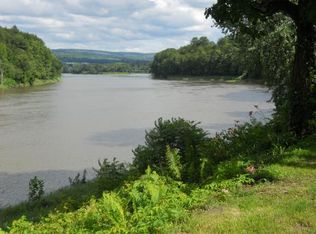 4 Lands End Ln, Springfield, VT 05156