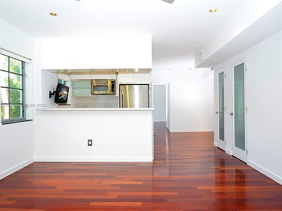 3rd image of 1057 15th St APT 21