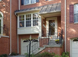 1402 Park Garden Ln, Reston, VA 20194