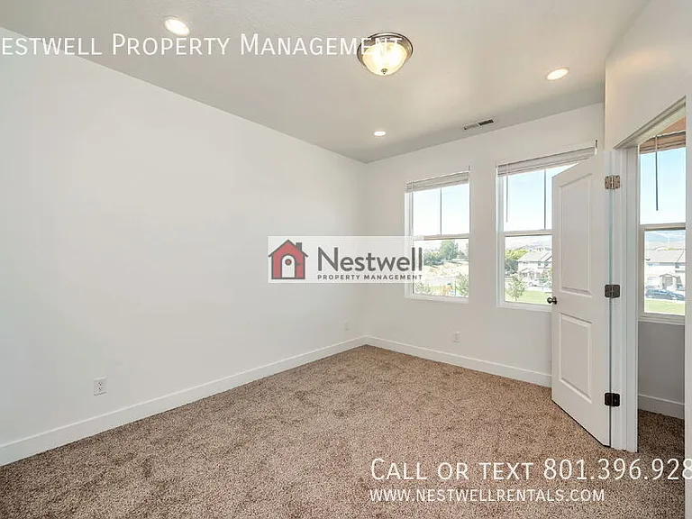 7952 S 5440 W — Photo 15