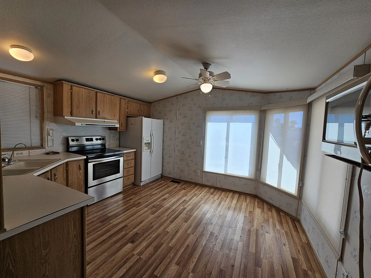 2 bed, 754 sqft, $1,150 — Photo 2