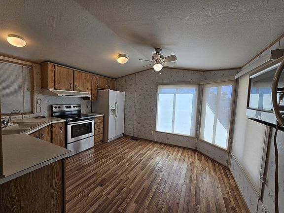 2nd image of 13138 E 51st Pl