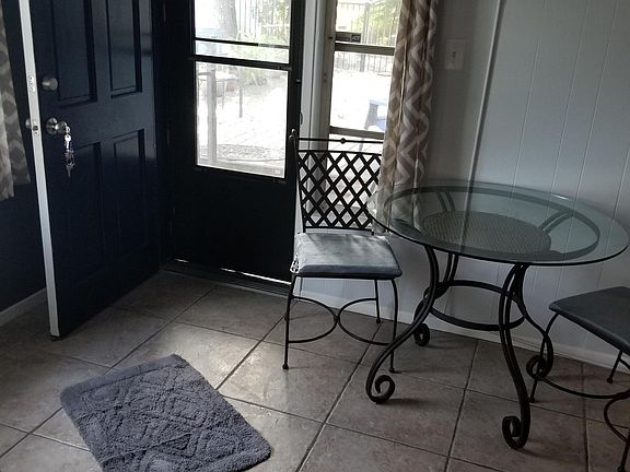 2nd image of 4725 Dartmouth Ave N #R