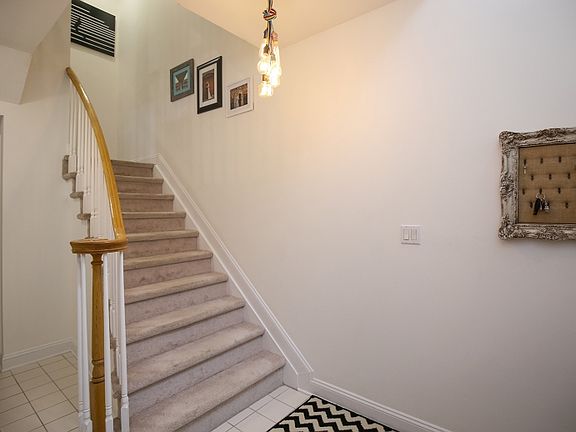 2nd image of 303 Kensington Ln