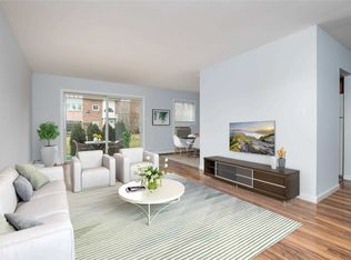 257 N Newbridge Rd #104, Levittown, NY 11756