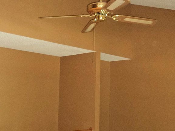 3rd image of 1009 Daybreak Cir