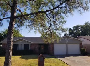 120 W Volunteer Dr, Arlington, TX 76014