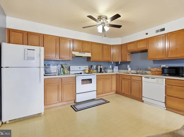 6403 Schoolhouse Rd APT J, Bealeton, VA 22712