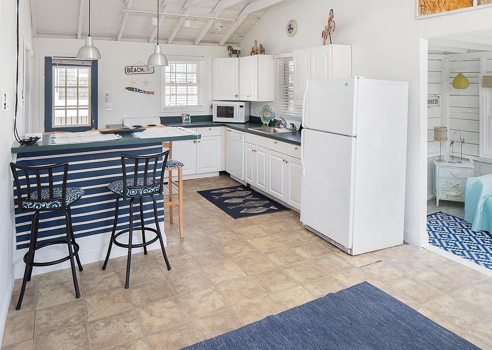 1st image of 63A Taylor Ave