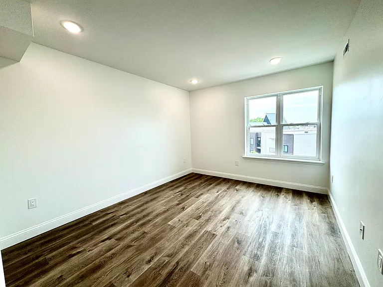 4077 Lancaster Ave #311-R — Photo 19