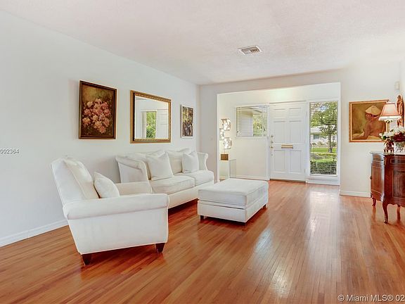 3rd image of 1502 Consolata Ave