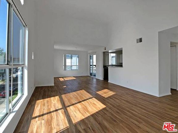2nd image of 1818 Camden Ave APT 301