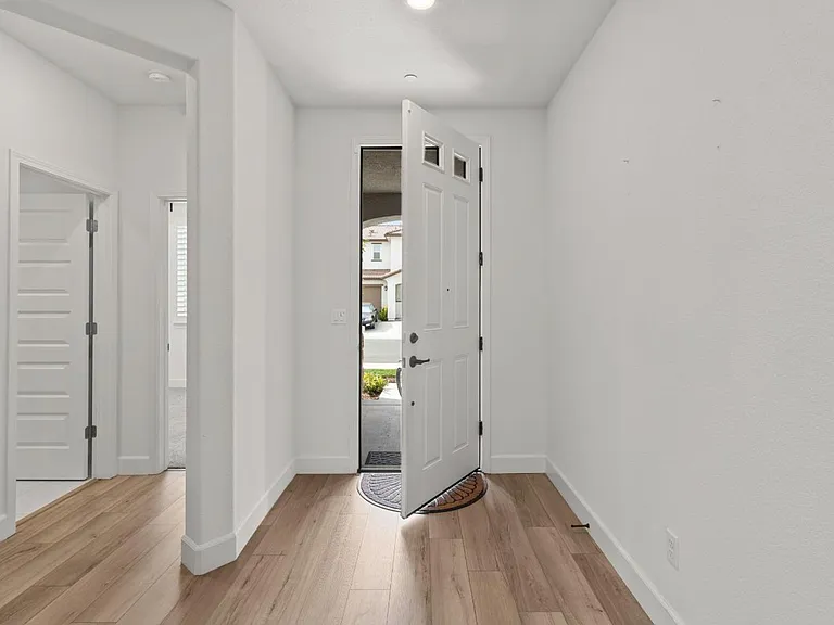 6089 Waddington Way — Photo 15